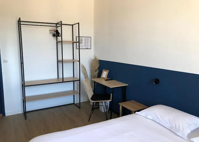 호텔 De La Poste - 2*