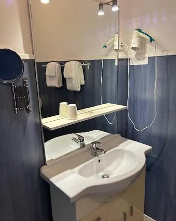 De La Poste - 피리악-쉬르-메르